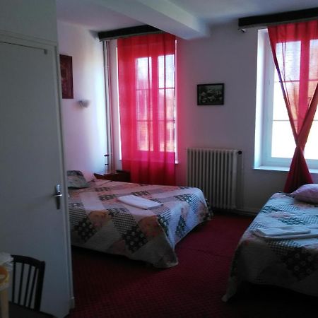 Le Relais De La Marche Hotel Aigurande ภายนอก รูปภาพ