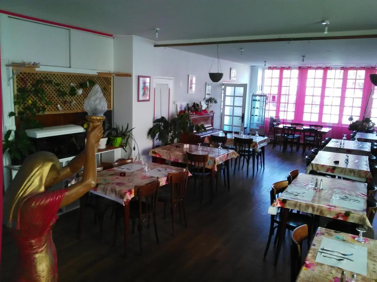 Le Relais De La Marche Hotel Aigurande ภายนอก รูปภาพ